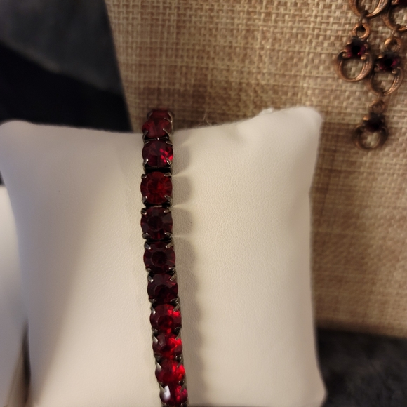 Seasonal Whispers necklace with matching bracelet - Picture 3 of 10